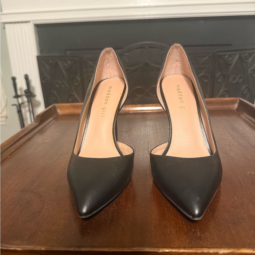 Madden Girl Black Pointed Toe Pumps